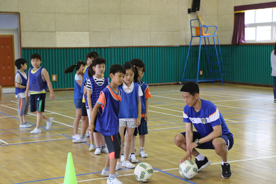 아산 무궁화, 천도초 어린이에게 축구의 재미 고스란히 전달해 아산 무궁화, 천도초 어린이에게 축구의 재미 고스란히 전달해