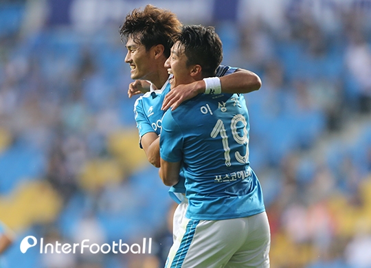 '양동현 멀티골' 포항, 인천에 3-0 완승...3위 도약 '양동현 멀티골' 포항, 인천에 3-0 완승...3위 도약