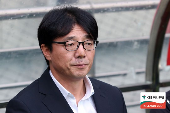 '역전패' 황선홍 감독, "홈에서 강한 정신력이 필요하다" '역전패' 황선홍 감독, "홈에서 강한 정신력이 필요하다"