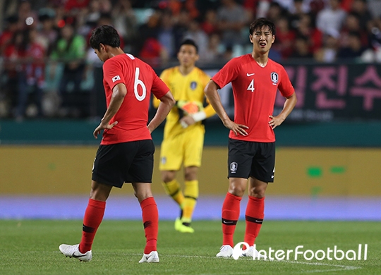 미완의 3백, 러시아 향하기 전 풀어야 할 숙제 미완의 3백, 러시아 향하기 전 풀어야 할 숙제