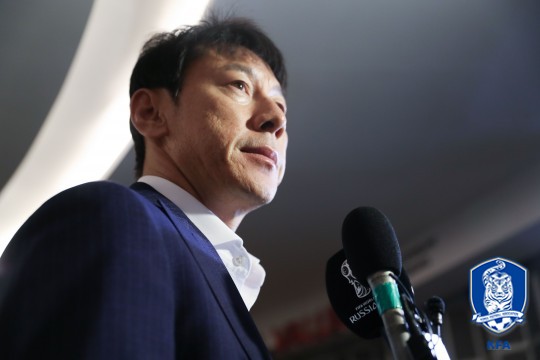 '러시아 입성' 신태용, "스웨덴전, 승리로 장식하고 싶다" '러시아 입성' 신태용, "스웨덴전, 승리로 장식하고 싶다"