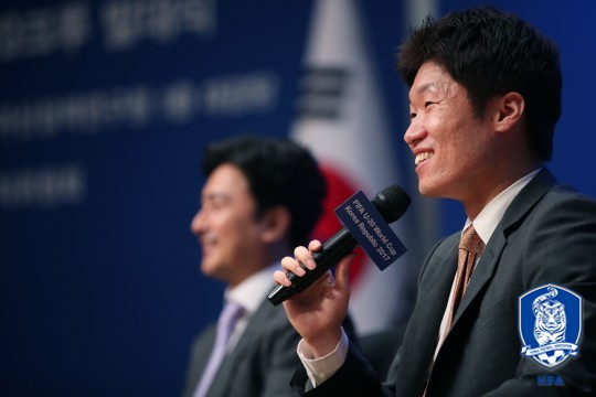 박지성, 기성용 향해 "완장의 무게감...지금 심정 이해가" 박지성, 기성용 향해 "완장의 무게감...지금 심정 이해가"